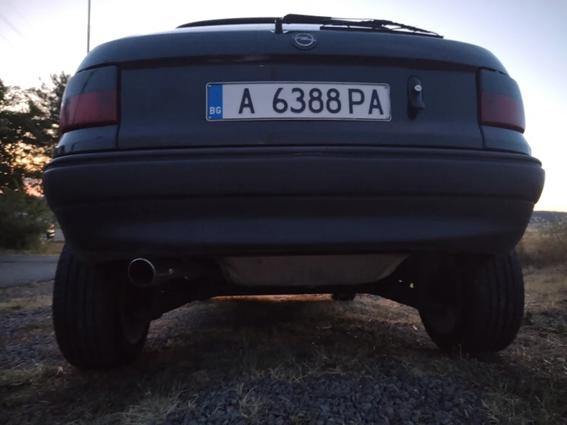 Opel Astra 1.6, снимка 4 - Автомобили и джипове - 49089827