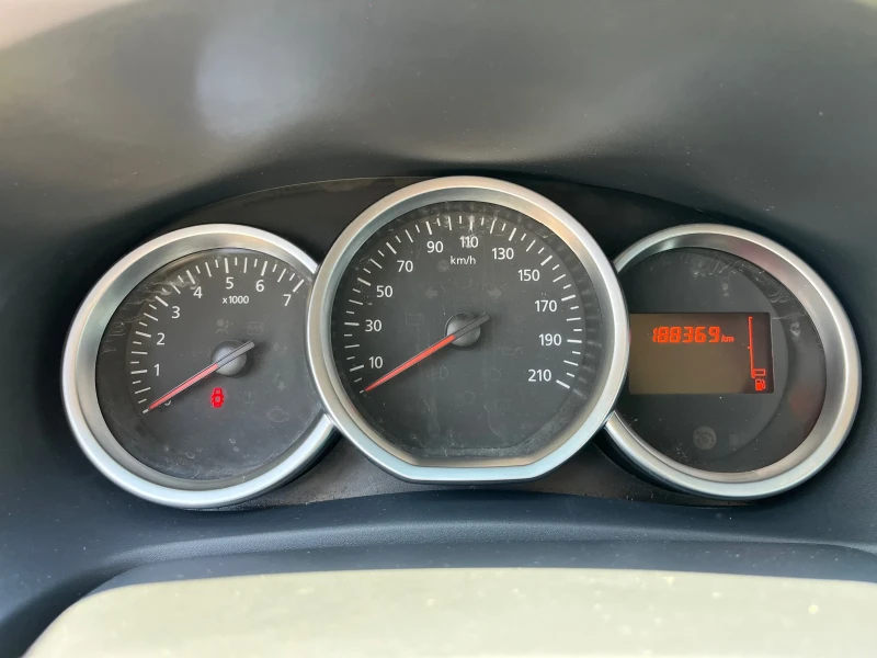 Dacia Sandero 1.5dci, снимка 12 - Автомобили и джипове - 51339091