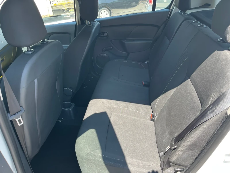 Dacia Sandero 1.5dci, снимка 14 - Автомобили и джипове - 51339091