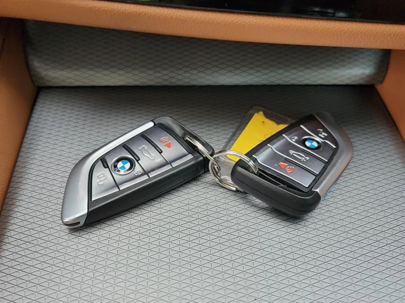 BMW 540 HeadUp* M packet* Harman&Kardon* 360, снимка 7 - Автомобили и джипове - 52317790