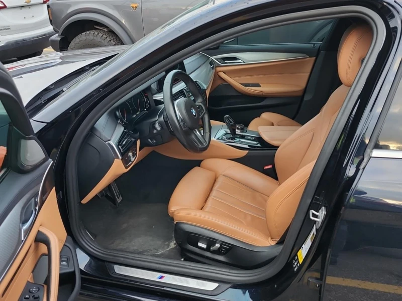 BMW 540 HeadUp* M packet* Harman&Kardon* 360, снимка 5 - Автомобили и джипове - 52317790