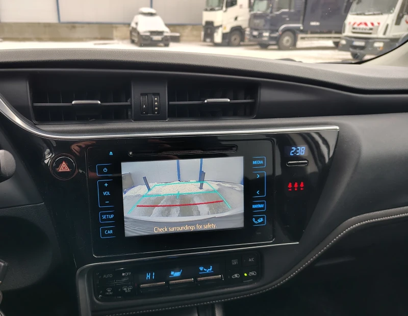 Toyota Auris  1.6 D4-D, снимка 12 - Автомобили и джипове - 53062919