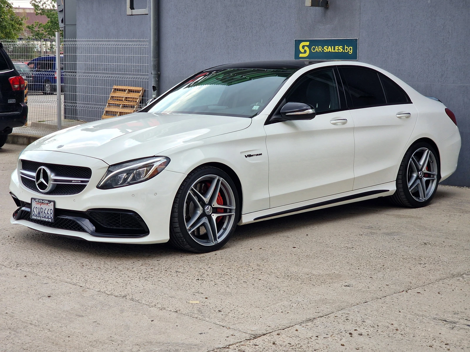 Mercedes-Benz C 63 AMG C63S 4.0 V8  - изображение 4