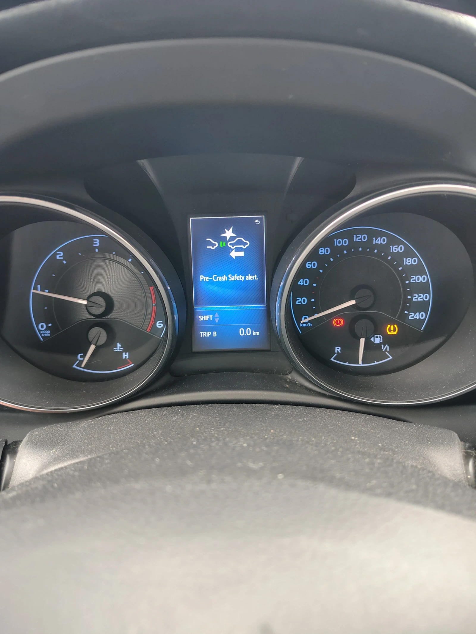 Toyota Auris  1.6 D4-D | Mobile.bg � ����������� 2