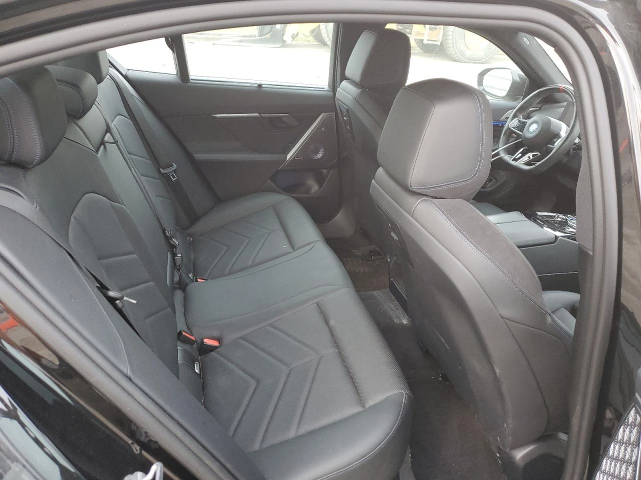 BMW i5 M60, снимка 10 - Автомобили и джипове - 53828020