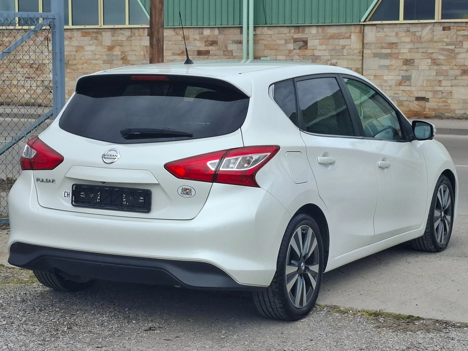 Nissan Pulsar 1.2i NAVI * KAMERA-360 * KEYLESS * , снимка 5 - Автомобили и джипове - 53950732