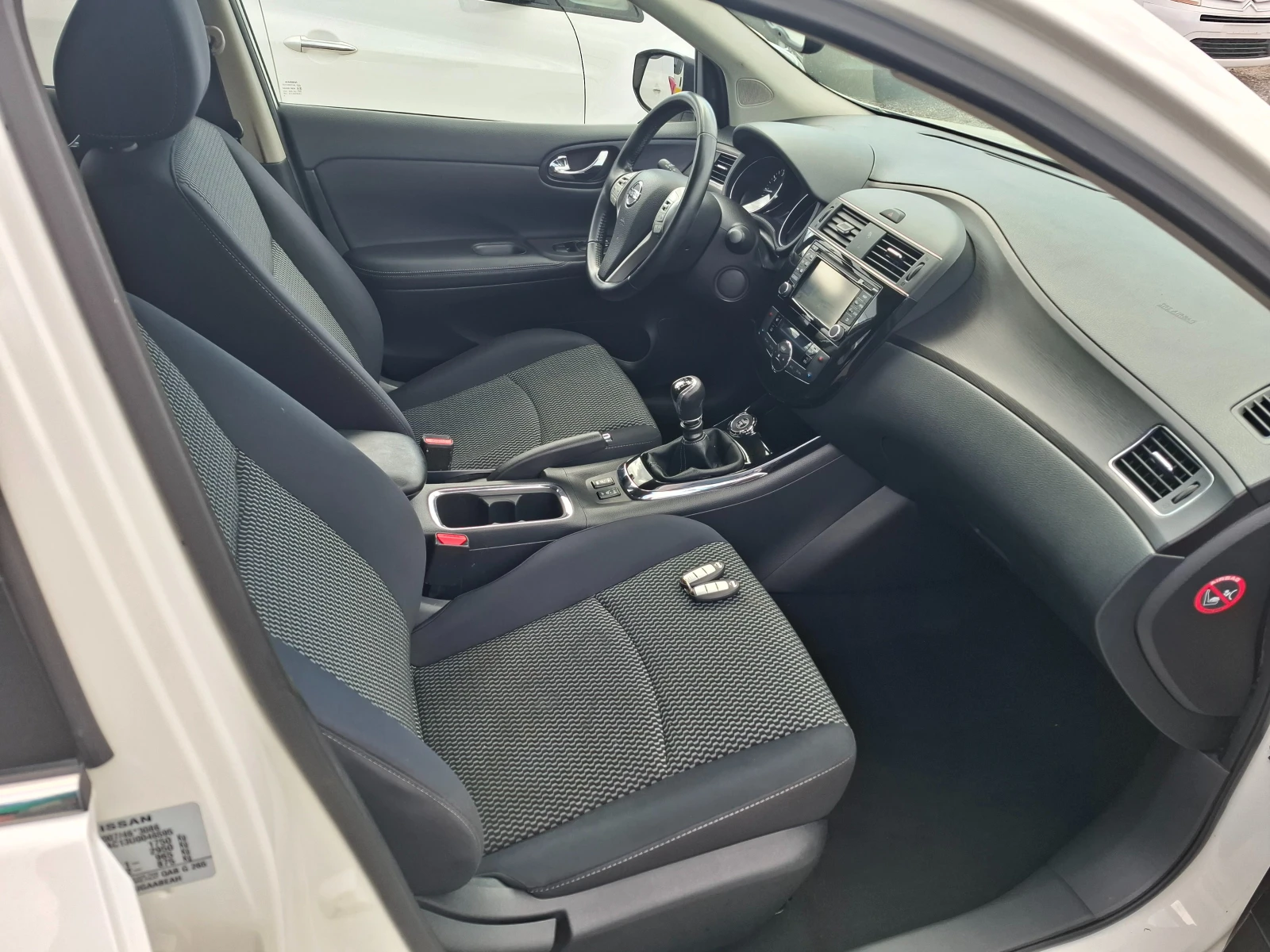 Nissan Pulsar 1.2i NAVI * KAMERA-360 * KEYLESS * , снимка 8 - Автомобили и джипове - 53950732