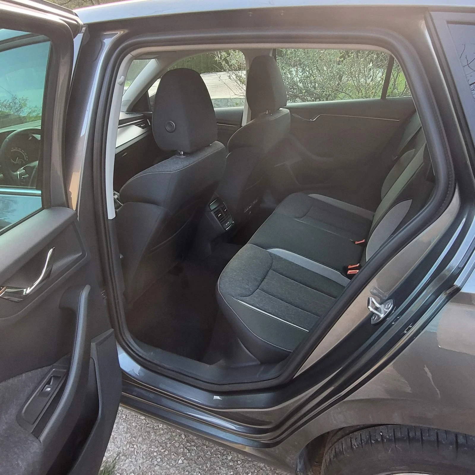 Skoda Scala, снимка 11 - Автомобили и джипове - 54310527