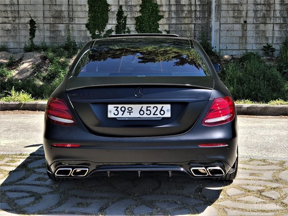 Mercedes-Benz E 300, снимка 5 - Автомобили и джипове - 54457449
