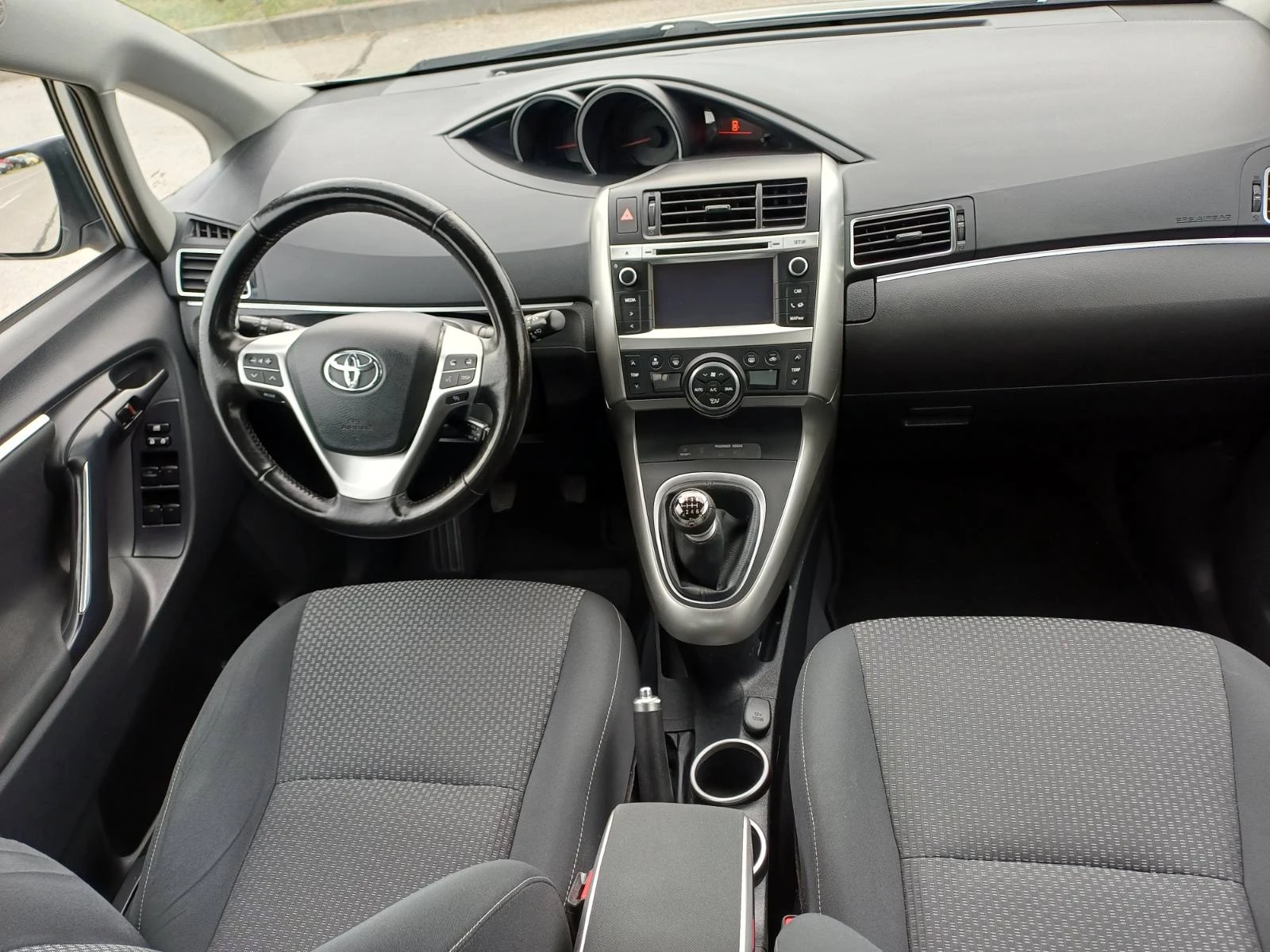 Toyota Yaris 2.0 D4D 124k.s, снимка 12 - Автомобили и джипове - 54807464