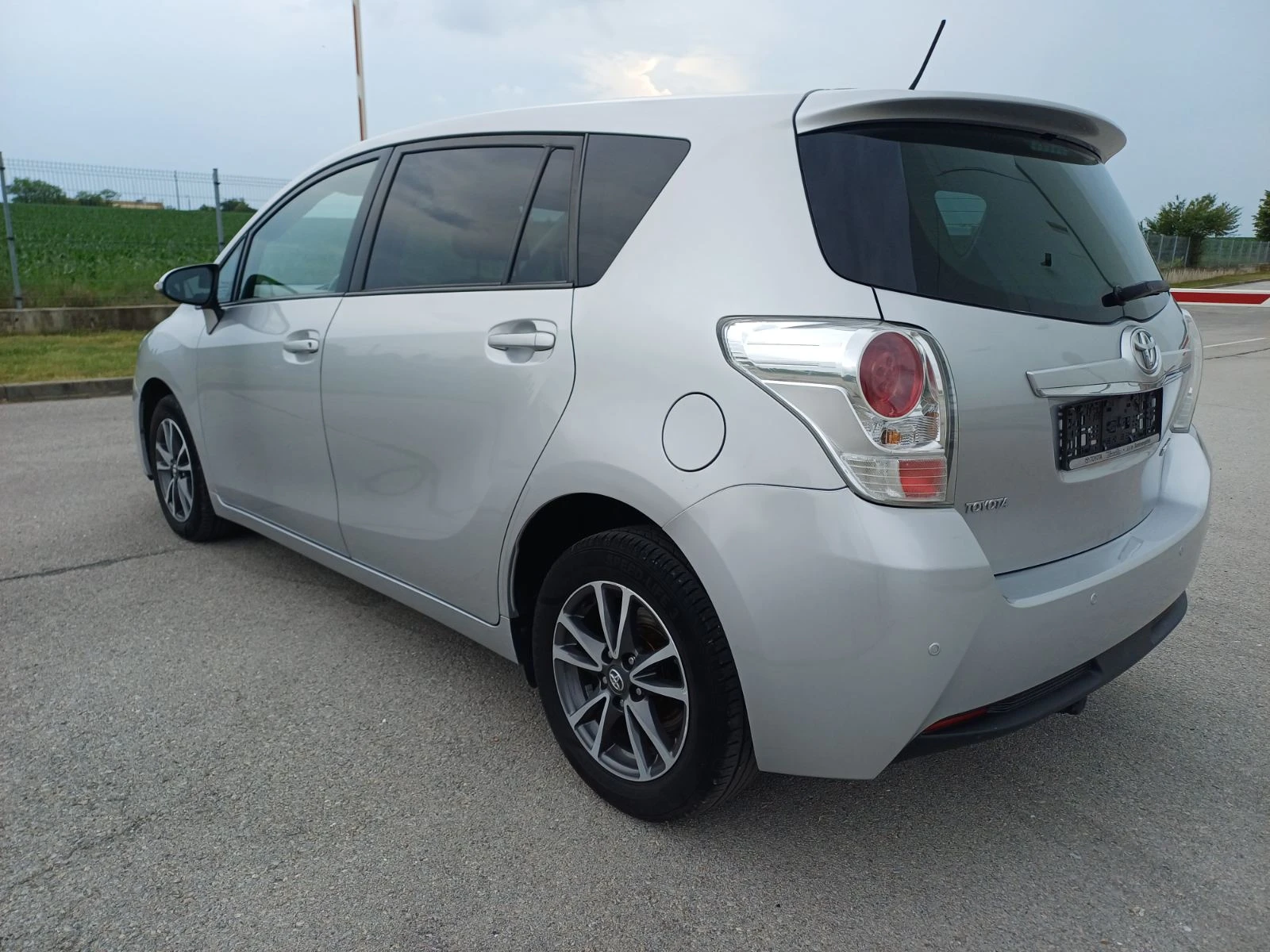 Toyota Yaris 2.0 D4D 124k.s, снимка 6 - Автомобили и джипове - 54807464