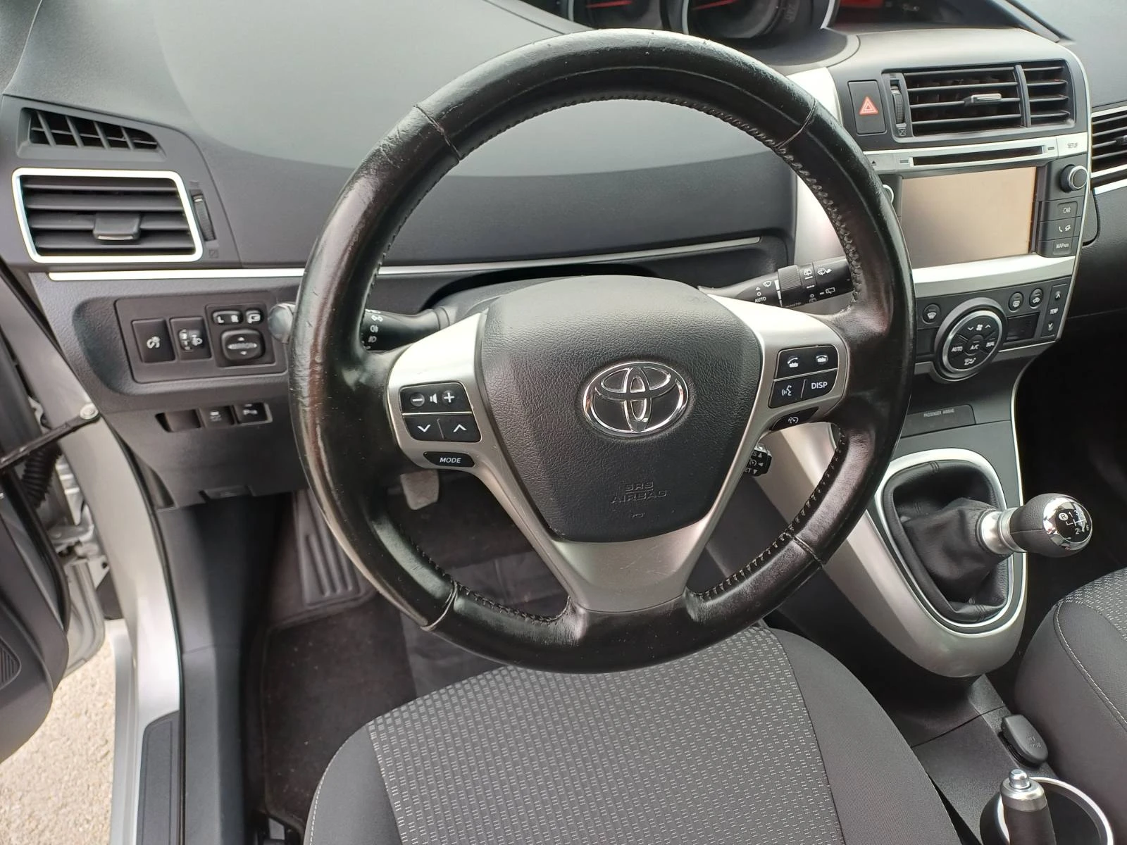 Toyota Yaris 2.0 D4D 124k.s, снимка 8 - Автомобили и джипове - 54807464