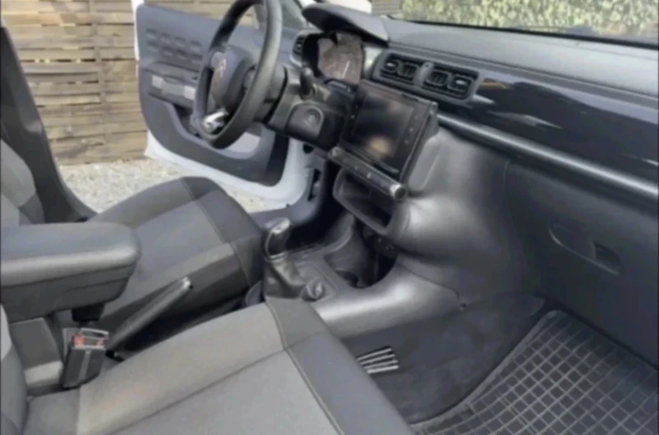 Citroen C3 1.6 HDI ОТЛИЧЕН ОБСЛУЖЕН РЕГИСТРИРАН, снимка 3 - Автомобили и джипове - 54893449