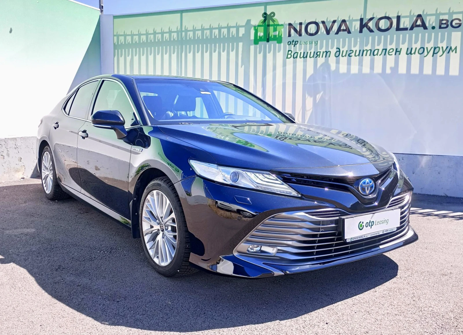 Toyota Camry 2.5 HYBRID, снимка 3 - Автомобили и джипове - 54930310