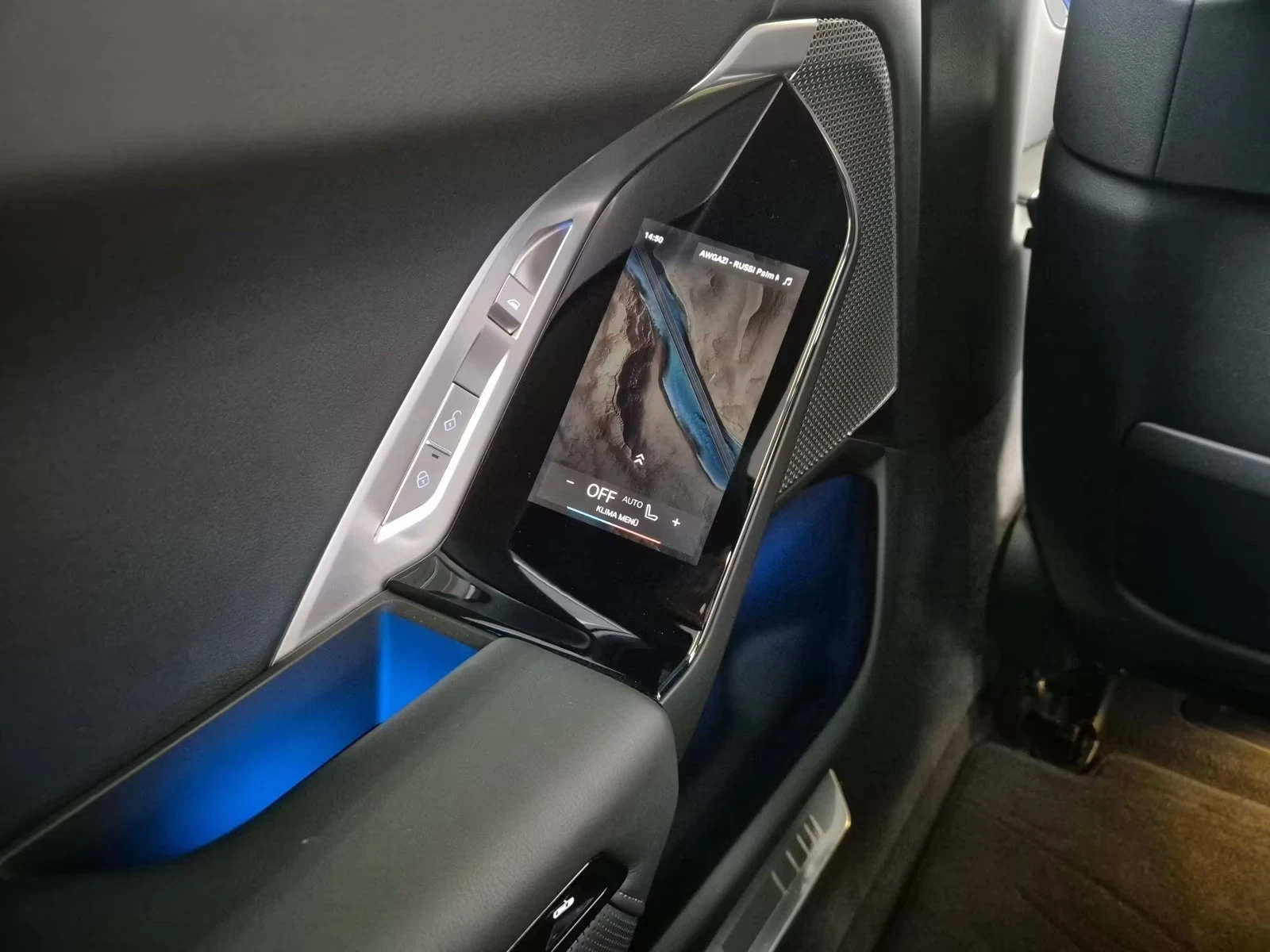 BMW 750 e/xDRIVE/313HP/M-SPORT PRO/360/PANO/ACC/HUD/591z, снимка 16 - Автомобили и джипове - 55260417