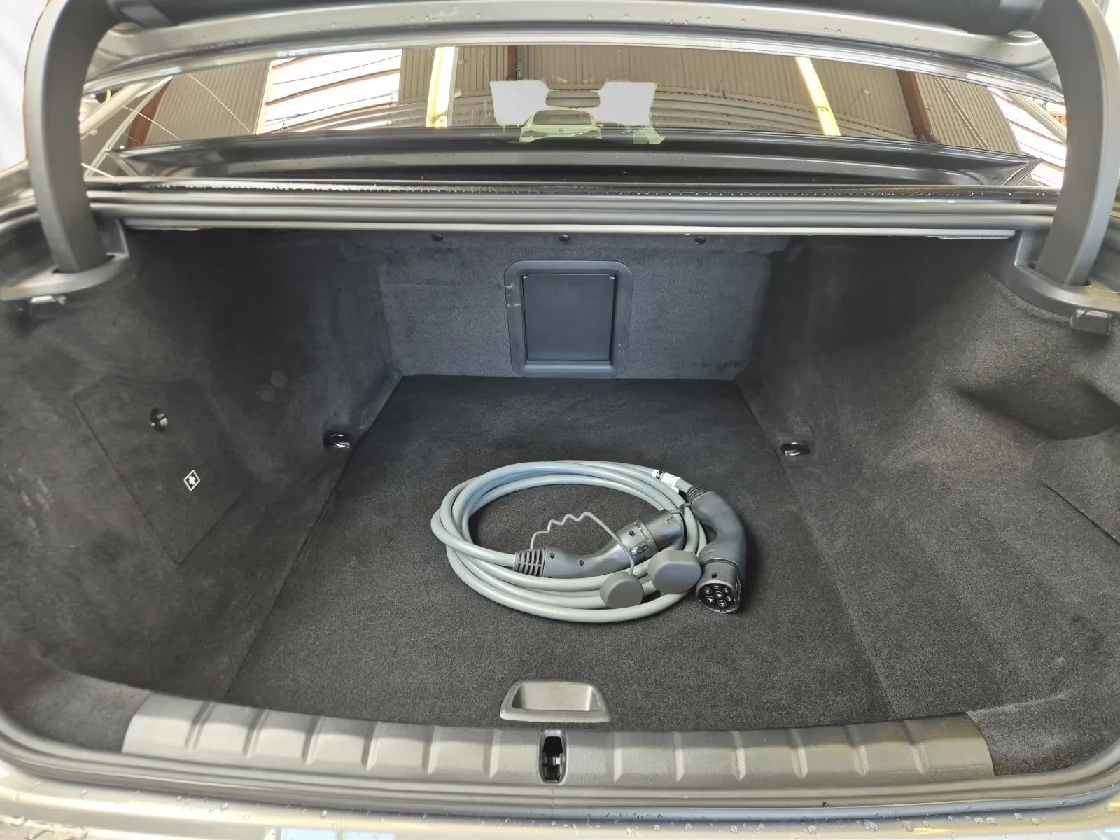 BMW 750 e/xDRIVE/313HP/M-SPORT PRO/360/PANO/ACC/HUD/591z, снимка 6 - Автомобили и джипове - 55260417