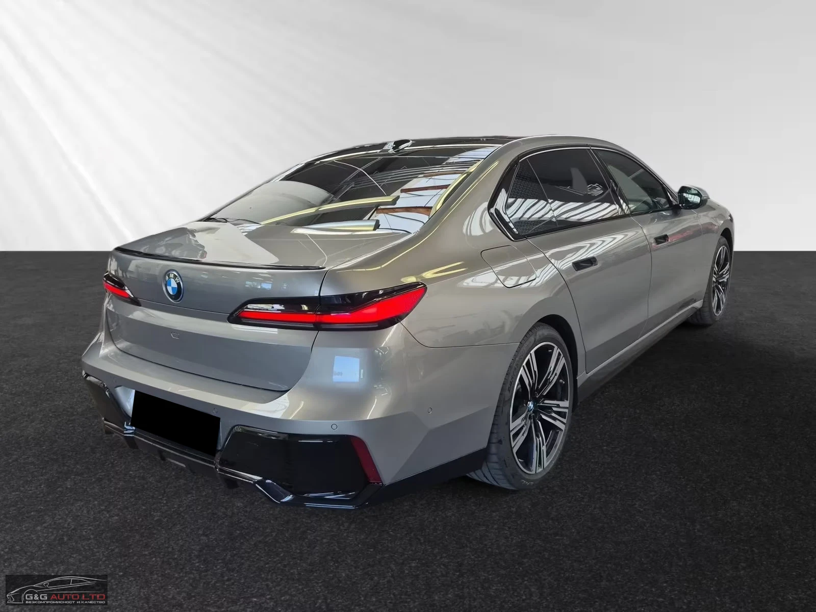BMW 750 e/xDRIVE/313HP/M-SPORT PRO/360/PANO/ACC/HUD/591z, снимка 4 - Автомобили и джипове - 55260417