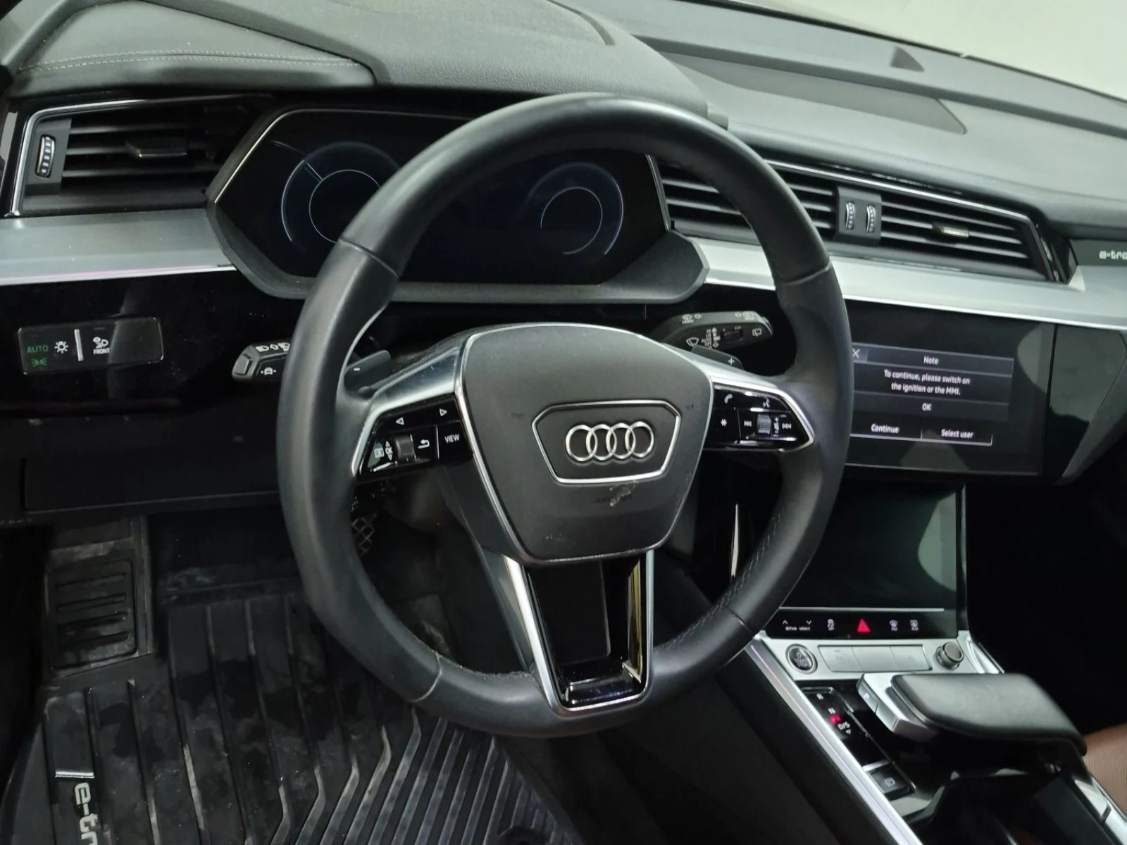Audi E-Tron Technik* B&O* Matrix* 360 Камера* Подгрев, снимка 9 - Автомобили и джипове - 55271559