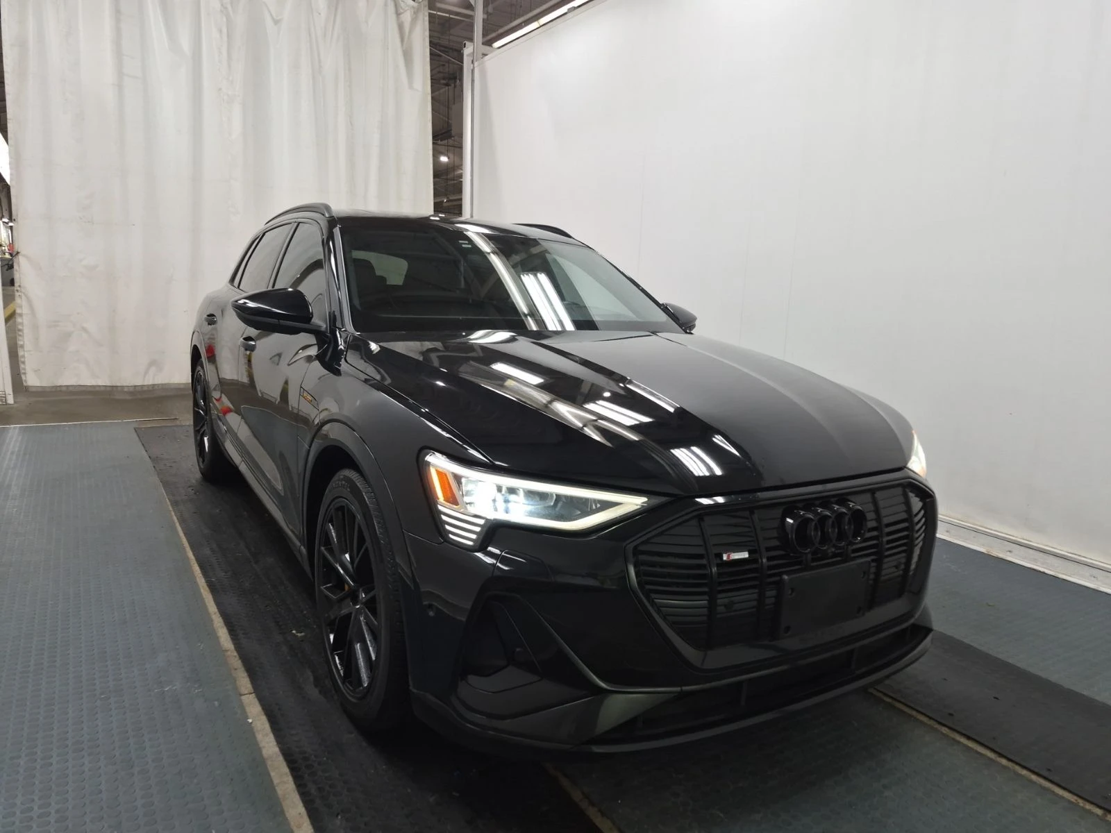 Audi E-Tron Technik* B&O* Matrix* 360 Камера* Подгрев