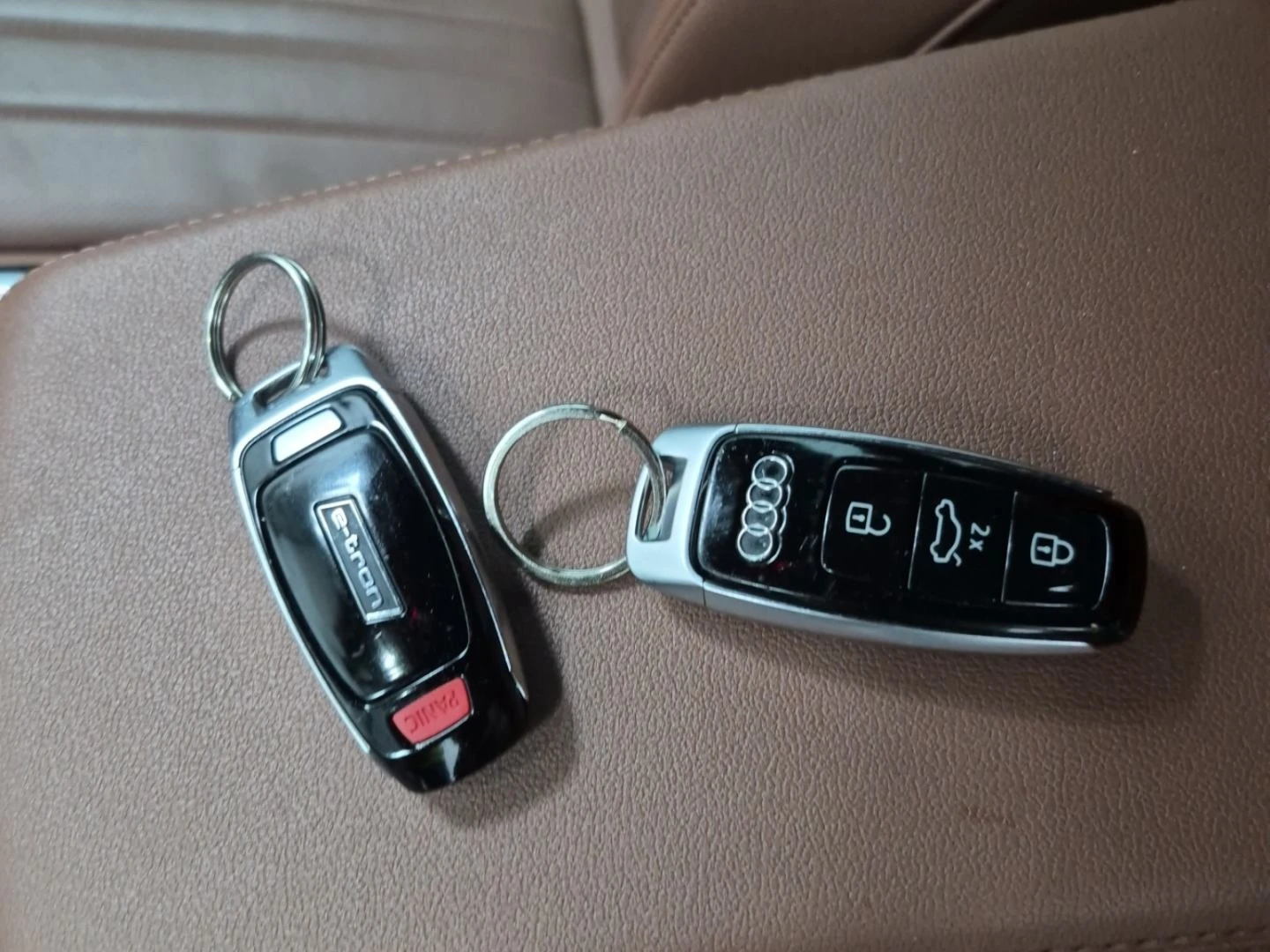 Audi E-Tron Technik* B&O* Matrix* 360 Камера* Подгрев, снимка 13 - Автомобили и джипове - 55271559