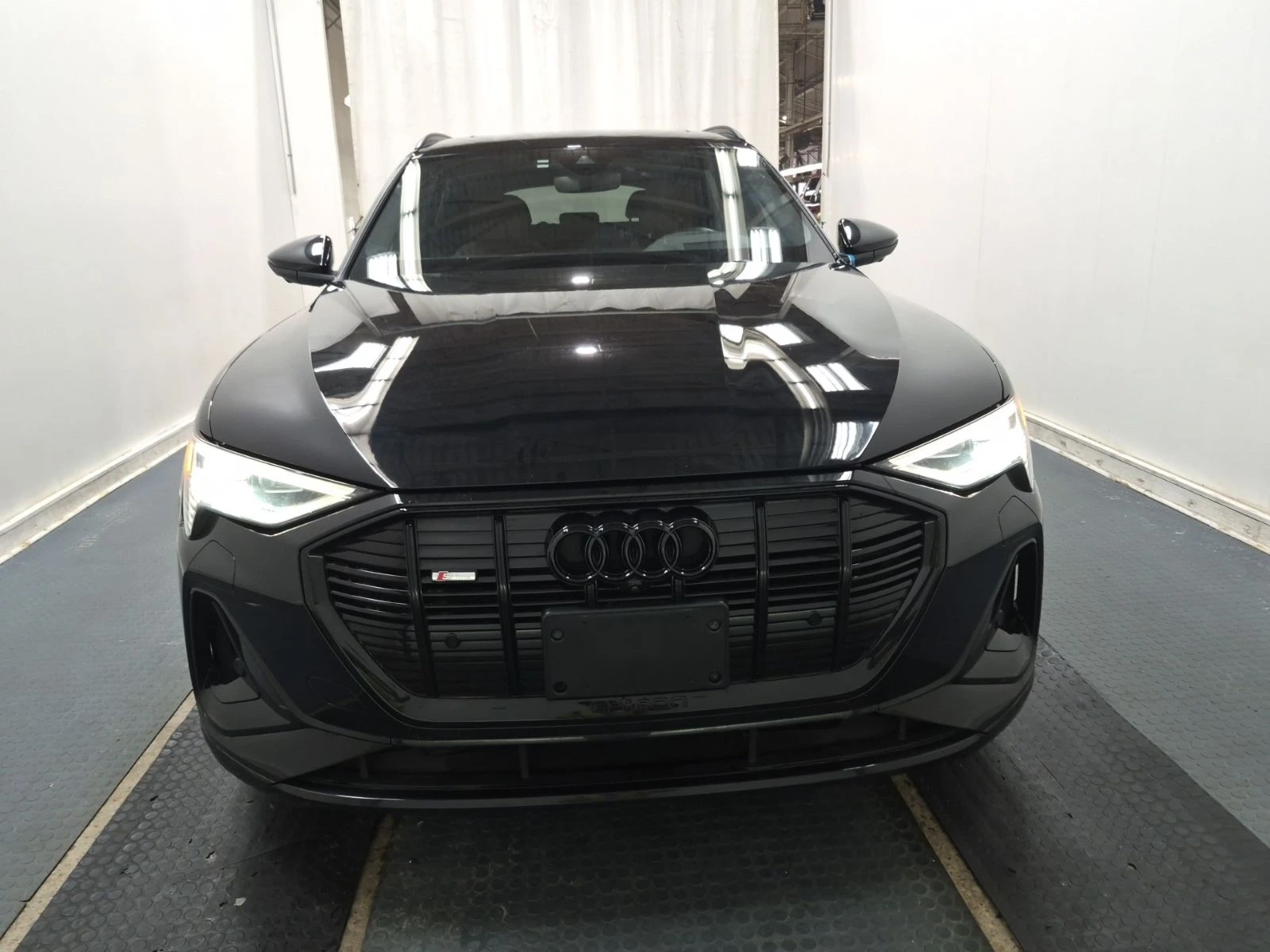 Audi E-Tron Technik* B&O* Matrix* 360 Камера* Подгрев, снимка 2 - Автомобили и джипове - 55271559