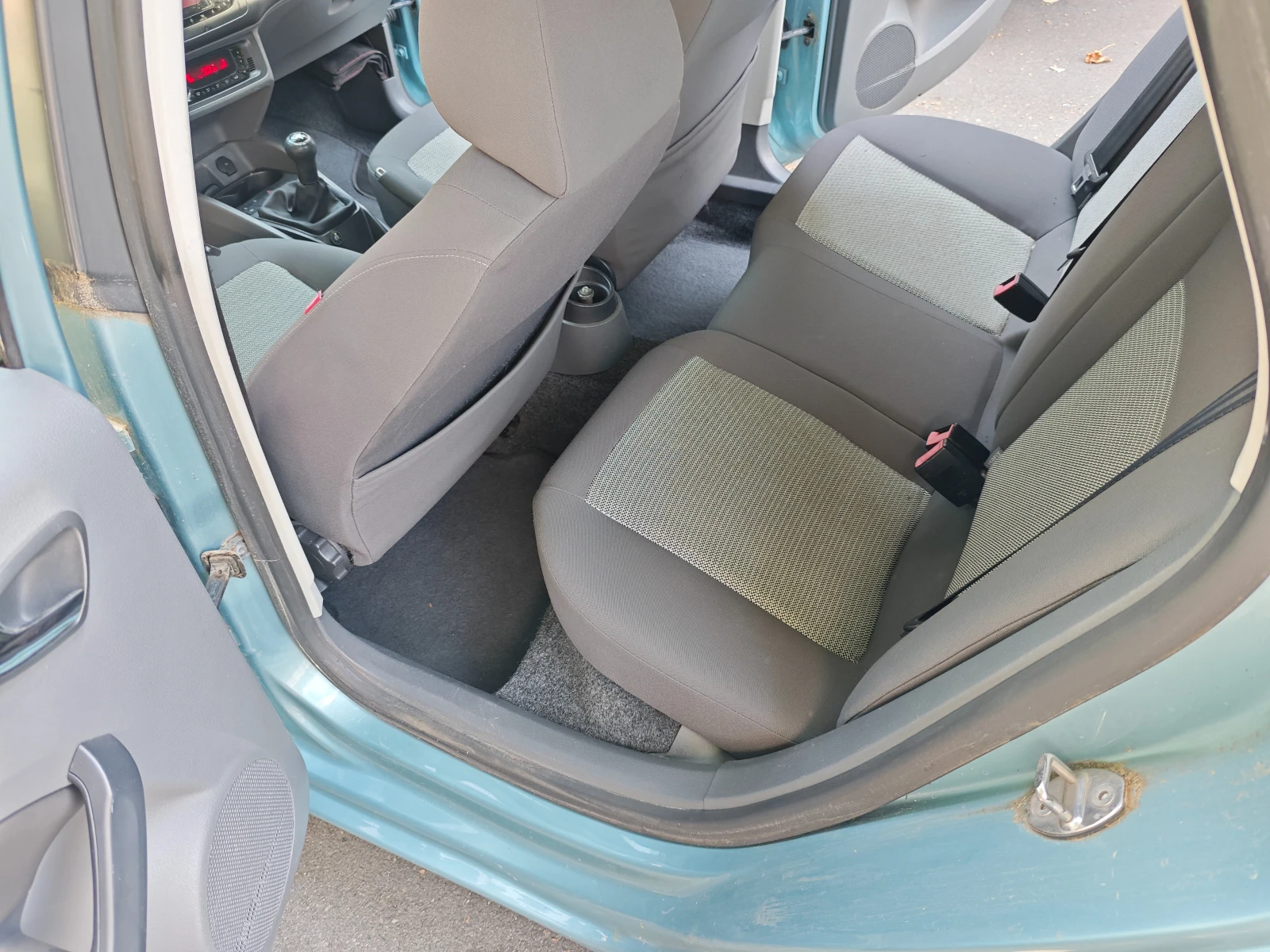 Seat Ibiza 1.4 Газ * клима* , снимка 11 - Автомобили и джипове - 55806653
