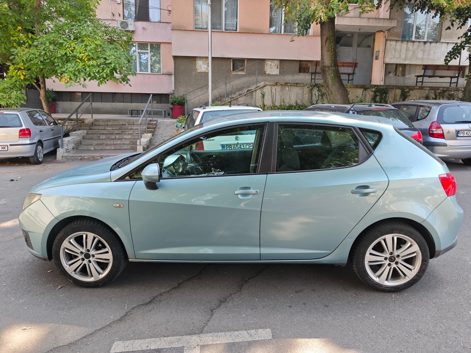 Seat Ibiza 1.4 Газ * клима* , снимка 8 - Автомобили и джипове - 55806653