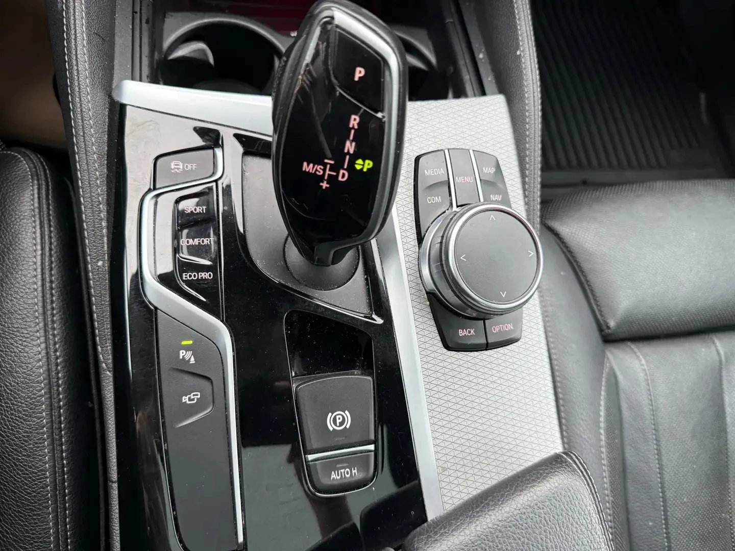 BMW 530 xDrive * АвтоКредит* (ЦЕНА ДО БГ)* , снимка 14 - Автомобили и джипове - 55931708