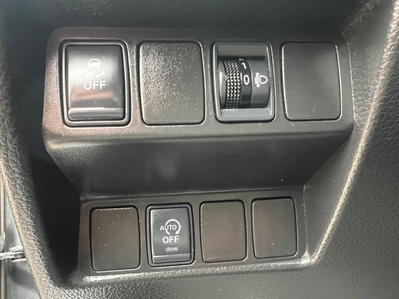 Nissan Qashqai 1.5 DCI CAMERA LED NAVI, снимка 16 - Автомобили и джипове - 48112629