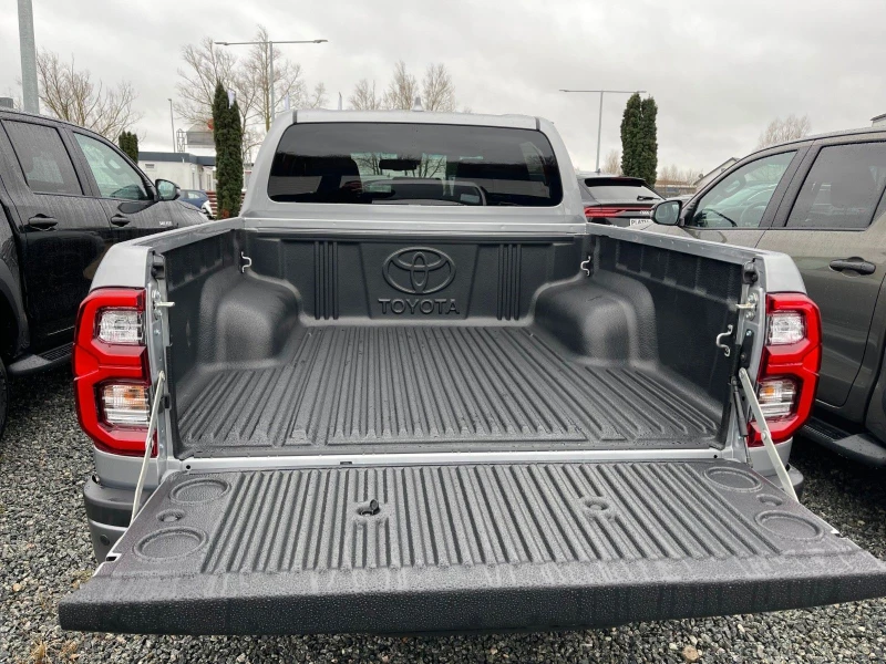 Toyota Hilux 2.8 D-4D/ INVINCIBLE/DOUBLE CAB/ JBL/ 360/ LED/, снимка 7 - Автомобили и джипове - 48522011