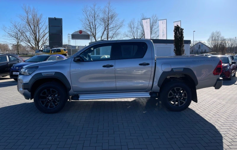 Toyota Hilux 2.8 D-4D/ INVINCIBLE/DOUBLE CAB/ JBL/ 360/ LED/, снимка 4 - Автомобили и джипове - 48522011