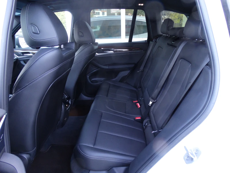 BMW X3 3.0i xDrive M-paket, снимка 9 - Автомобили и джипове - 52040679