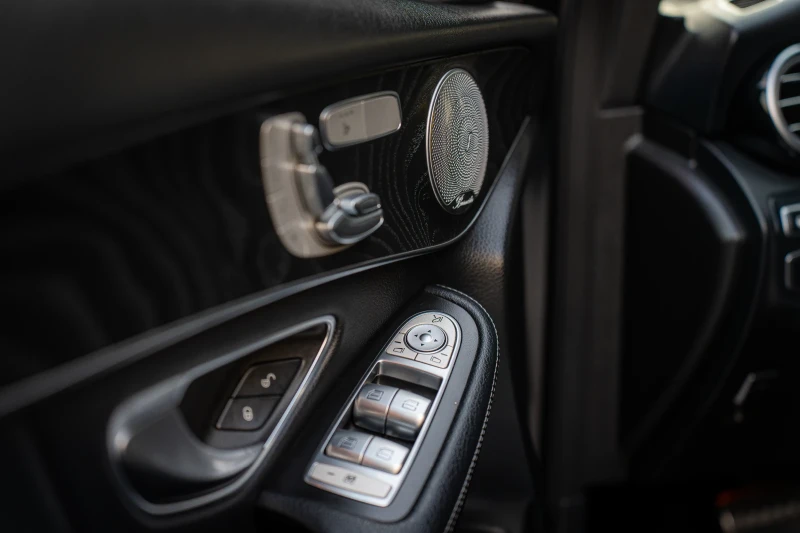 Mercedes-Benz GLC 350 3.0d| 4MATIC| AMG| FULL Xtras| , снимка 12 - Автомобили и джипове - 52117490