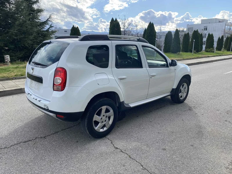 Dacia Duster 1.5 DCI, снимка 6 - Автомобили и джипове - 52622761