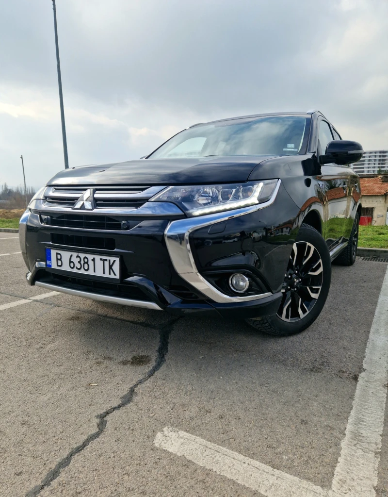 Mitsubishi Outlander PHEV 2016 | Реални км | Обслужена | 360 