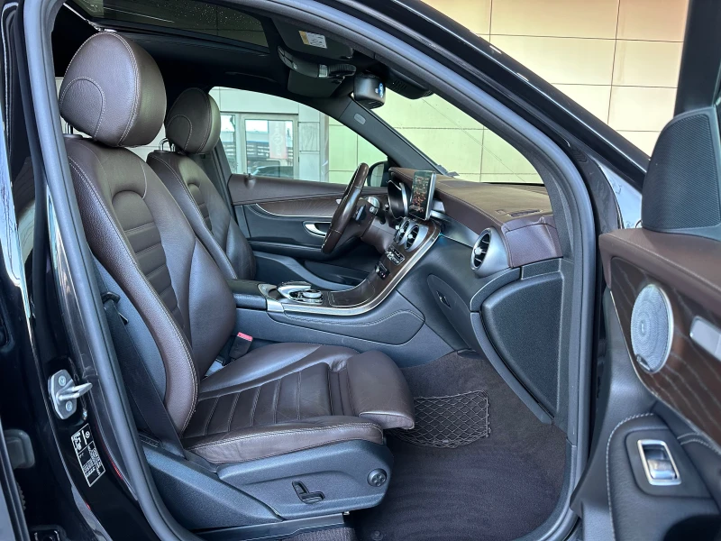 Mercedes-Benz GLC 250 4-Matic 9G #PANORAMA#Burmester#PODGREV#TOP#, снимка 12 - Автомобили и джипове - 53502126