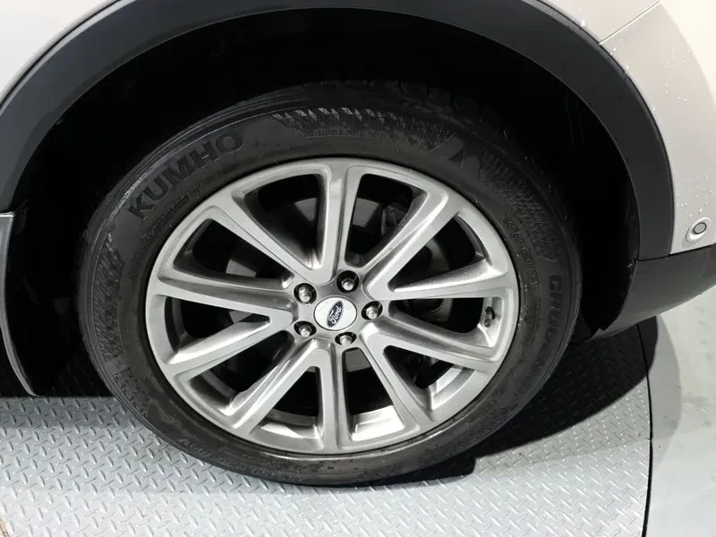 Ford Explorer 2.3 AWD, снимка 5 - Автомобили и джипове - 54351535