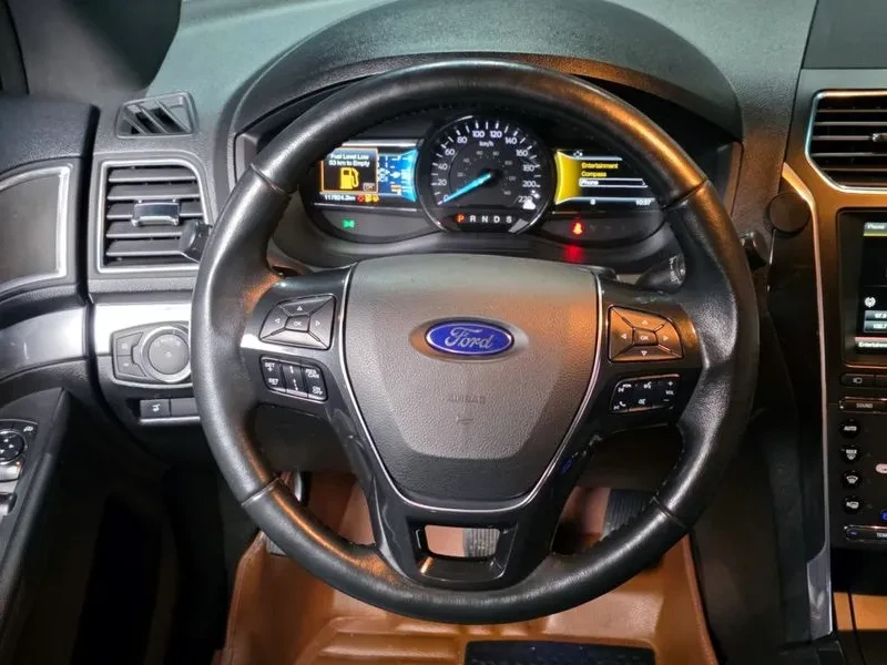 Ford Explorer 2.3 AWD, снимка 13 - Автомобили и джипове - 54351535