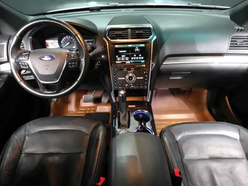 Ford Explorer 2.3 AWD, снимка 7 - Автомобили и джипове - 54351535