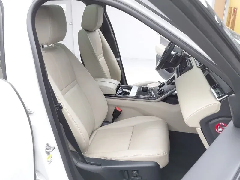 Land Rover Range Rover Velar, снимка 13 - Автомобили и джипове - 54515157