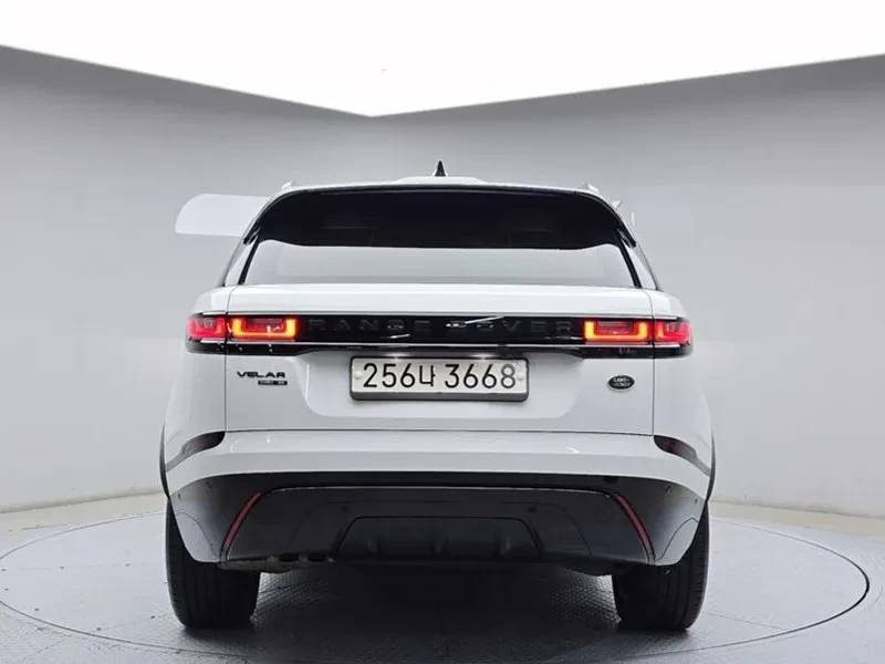Land Rover Range Rover Velar, снимка 4 - Автомобили и джипове - 54515157