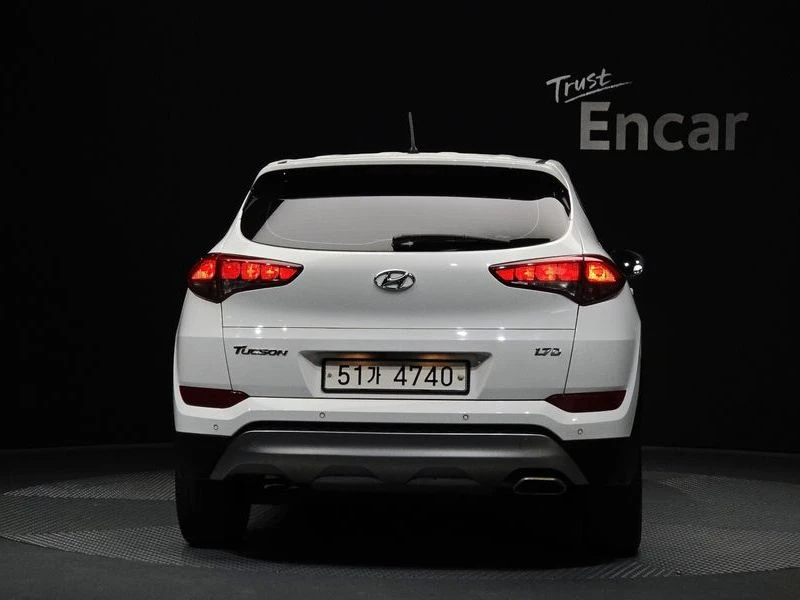 Hyundai Tucson Diesel 1.7 2WD| 115к.с.| ВКЛ.ТЕХНОТЕСТ, снимка 4 - Автомобили и джипове - 55293517