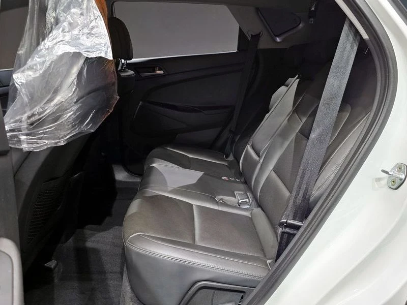 Hyundai Tucson Diesel 1.7 2WD| 115к.с.| ВКЛ.ТЕХНОТЕСТ, снимка 12 - Автомобили и джипове - 55293517