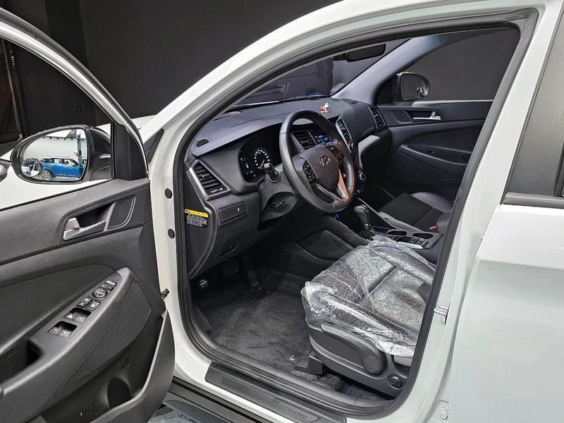 Hyundai Tucson Diesel 1.7 2WD| 115к.с.| ВКЛ.ТЕХНОТЕСТ, снимка 11 - Автомобили и джипове - 55293517