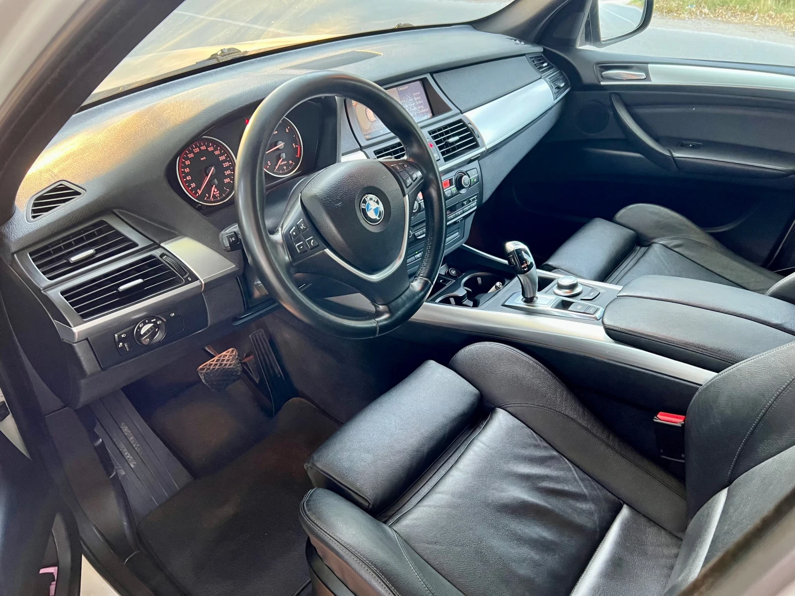BMW X5 xDrive 3.0d AERO+ SPORT+ M PACK - изображение 10