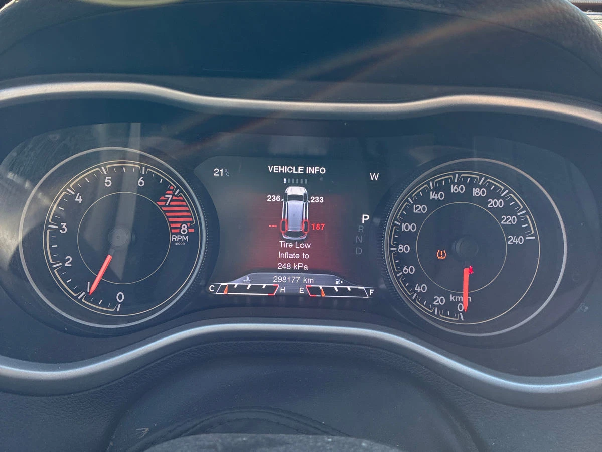 Jeep Cherokee CARFAX* *   *  | Mobile.bg   10