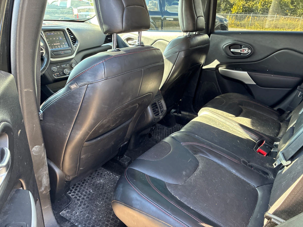 Jeep Cherokee CARFAX* *   *  | Mobile.bg   7