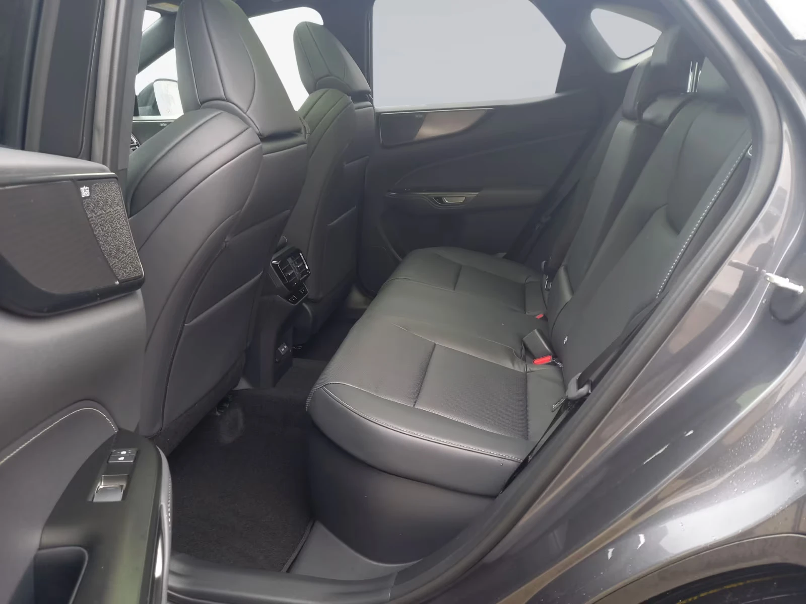 Lexus NX 350h НОВ!F-SPORT/ВСИЧКИ ЕКСТРИ/ИЗБОР ЦВЯТ/PANO/360/156h, снимка 8 - Автомобили и джипове - 53720306