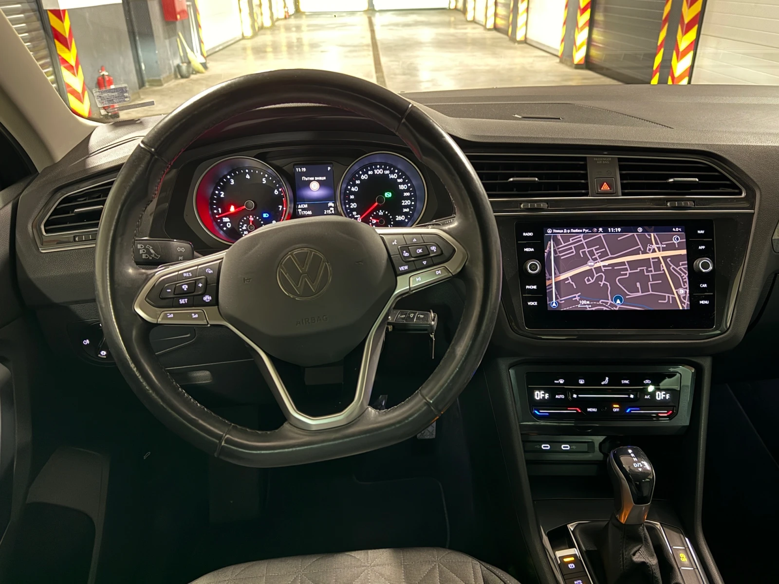VW Tiguan Facelift, Сервизна история, 117K км, снимка 12 - Автомобили и джипове - 54331841