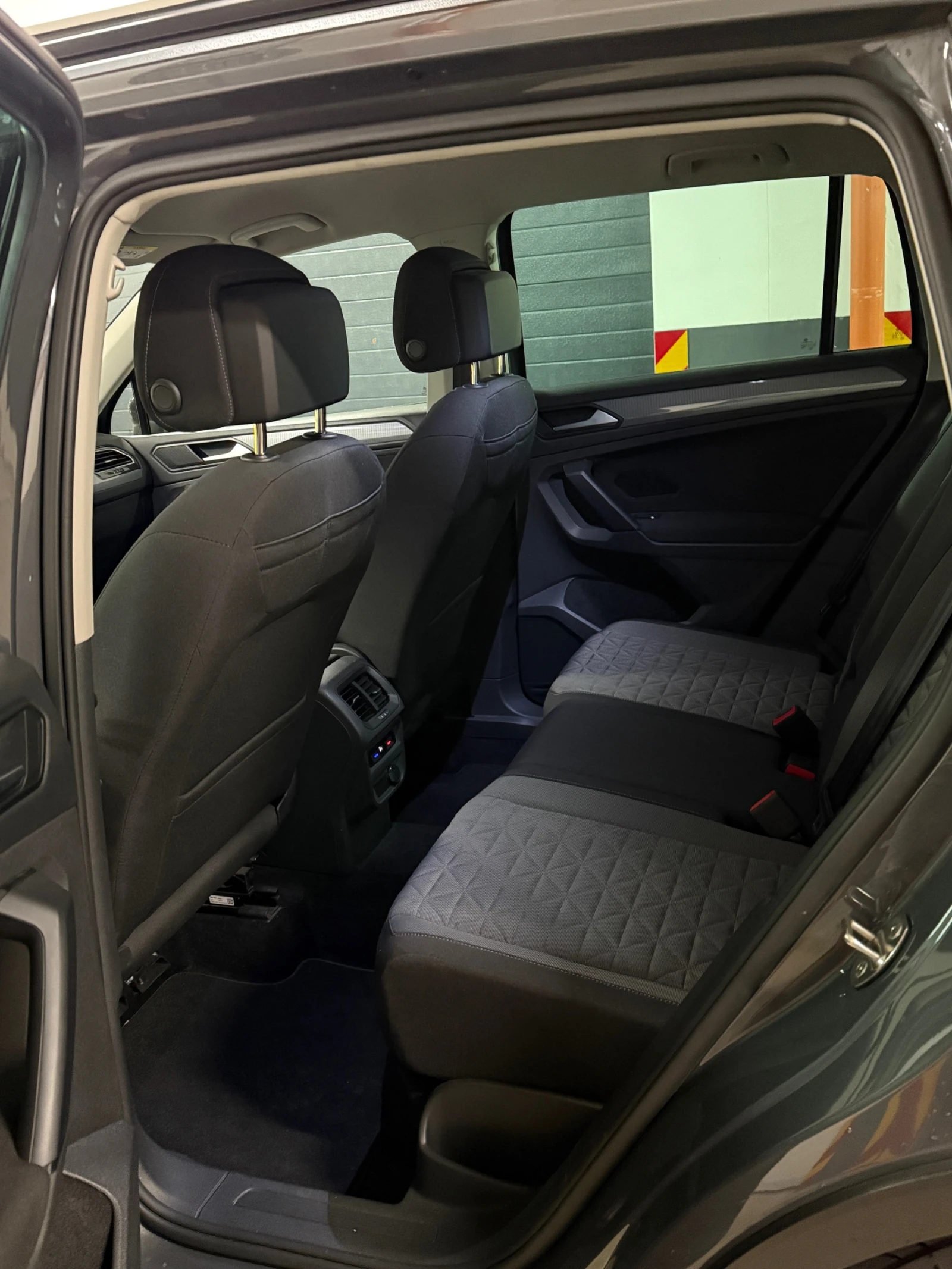 VW Tiguan Facelift, Сервизна история, 117K км, снимка 10 - Автомобили и джипове - 54331841